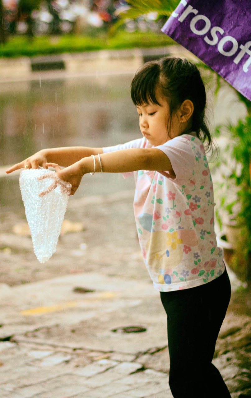 一岁幼童摔跤中风了